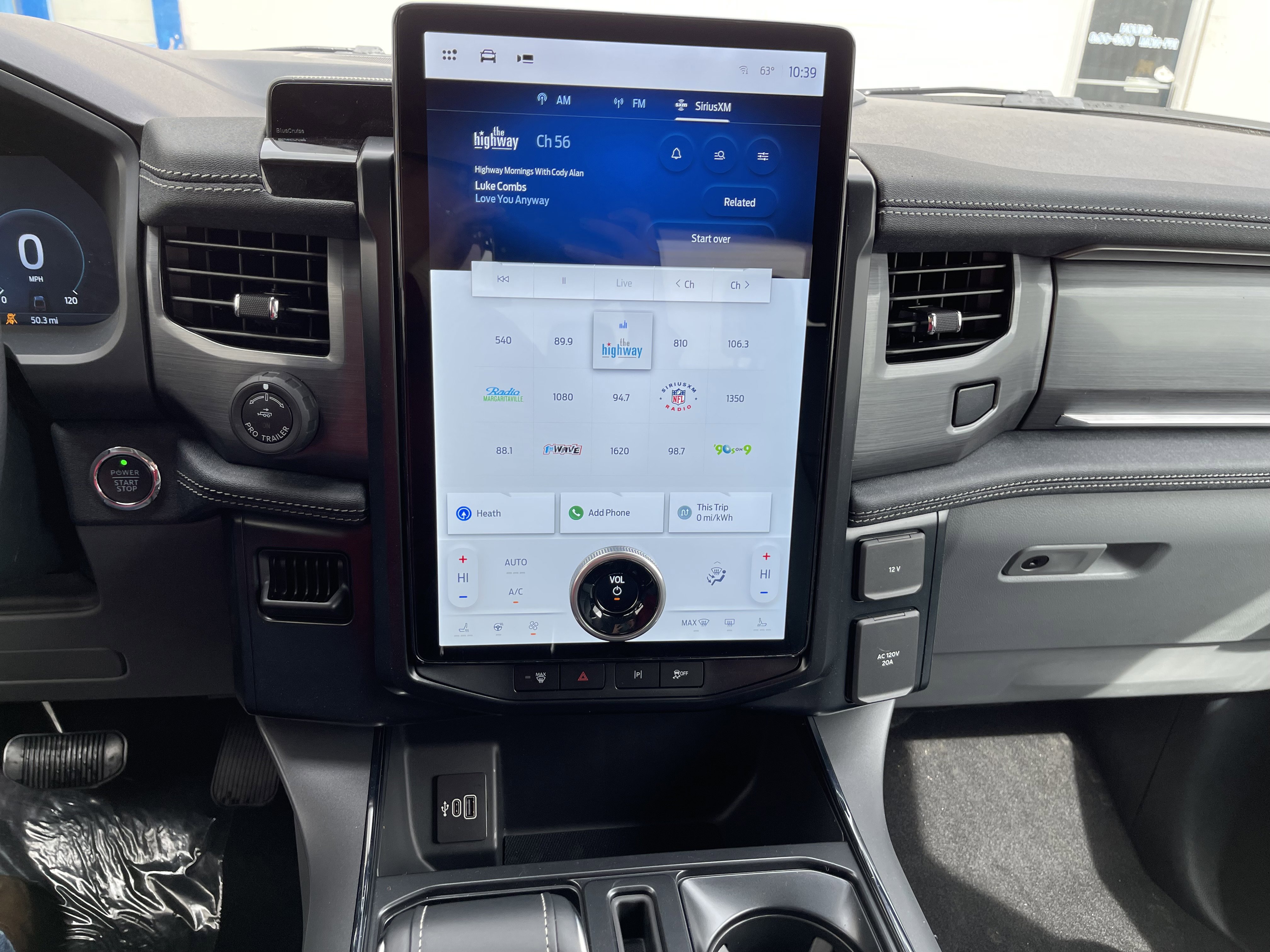 New 2025 Ford F150 Lightning Flash image 19