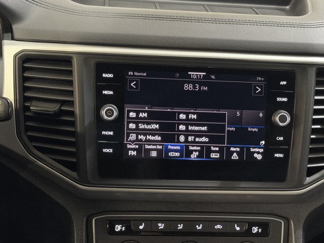 Certified 2021 Volkswagen Atlas Cross Sport SE w/ Panoramic Sunroof Package AWD/4WD image 32