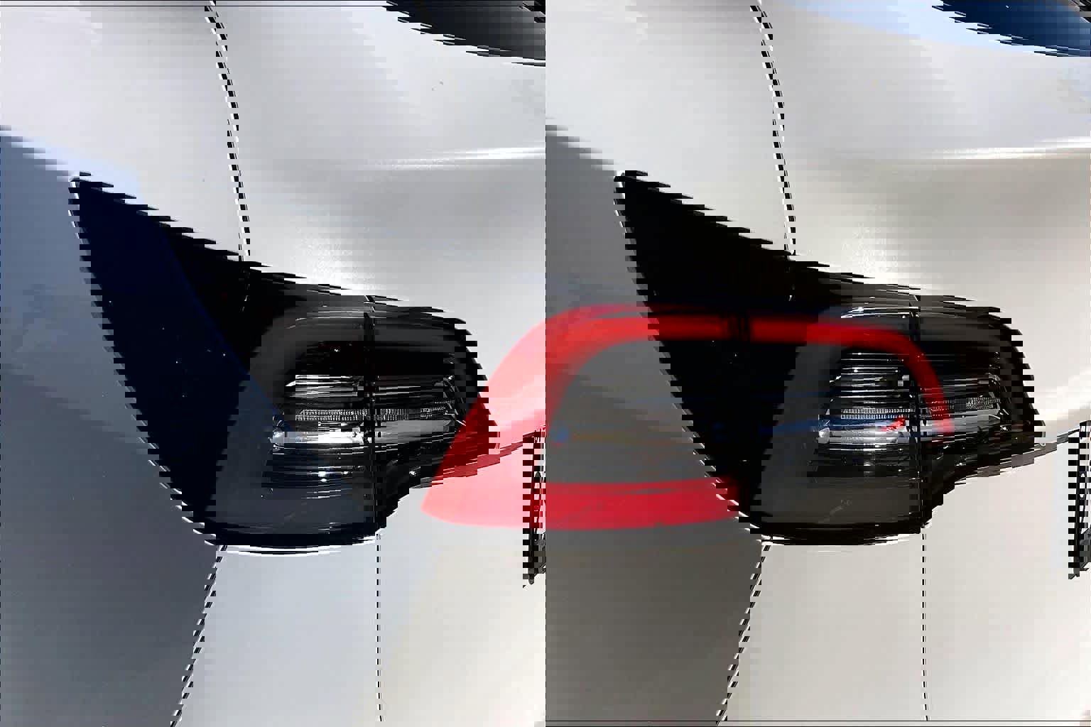 Used 2021 Tesla Model Y Long Range image 28