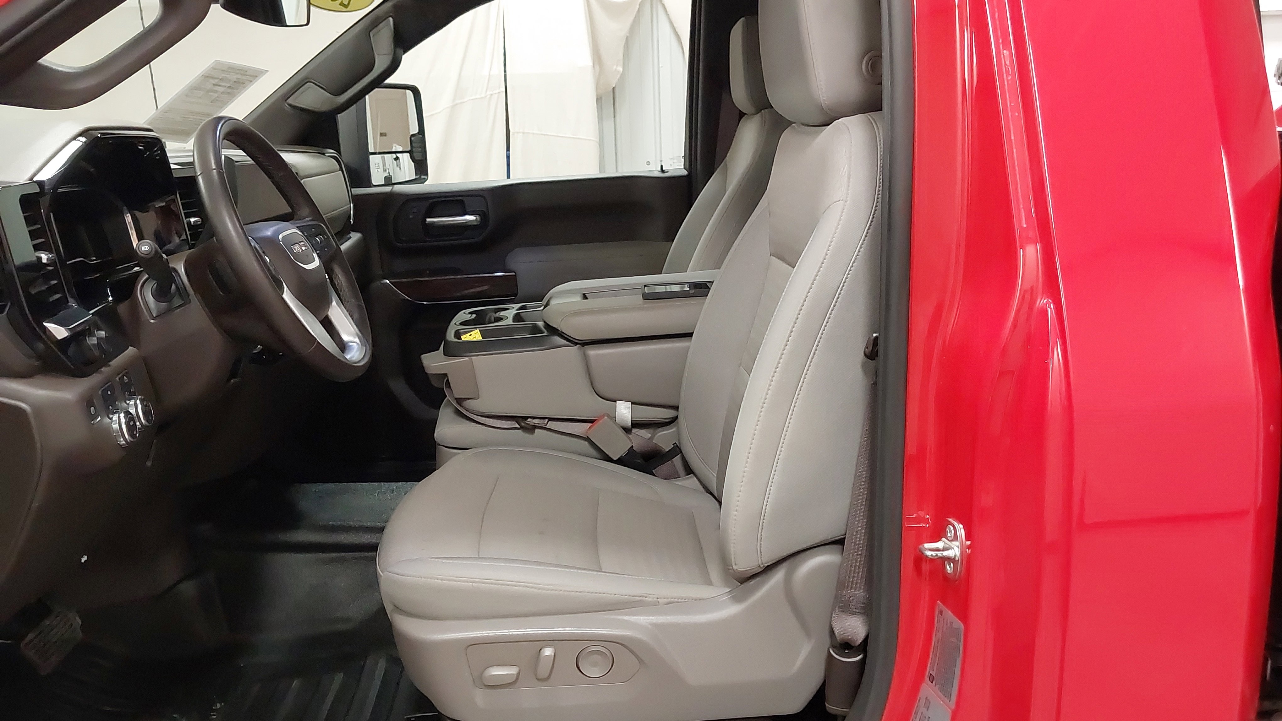 Used 2024 GMC Sierra 3500 SLE w/ SLE Convenience Package image 22