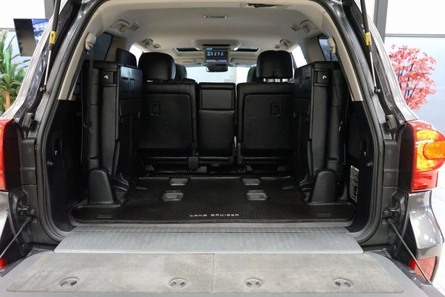 Used 2013 Toyota Land Cruiser image 58