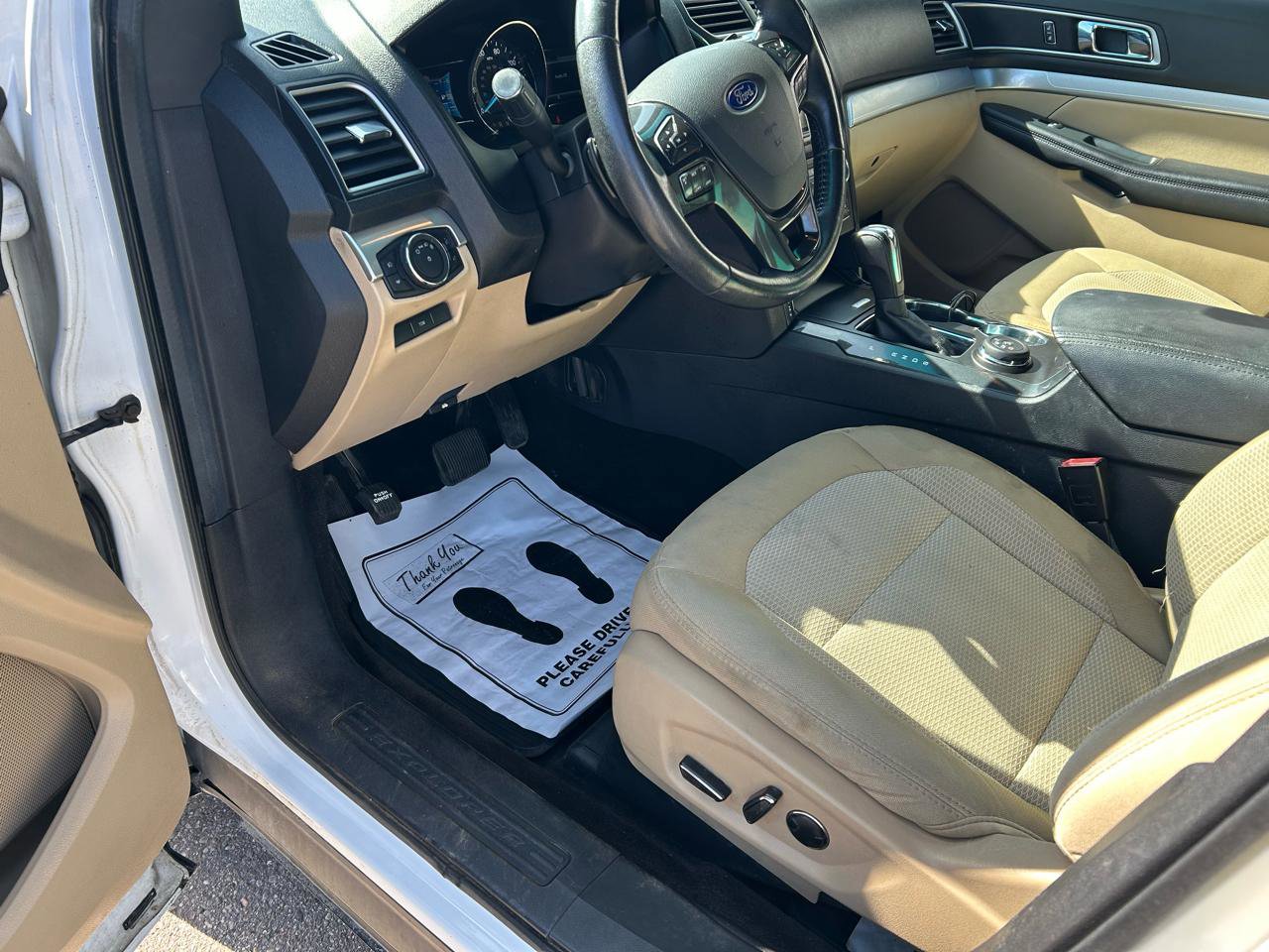 Used 2016 Ford Explorer XLT image 10