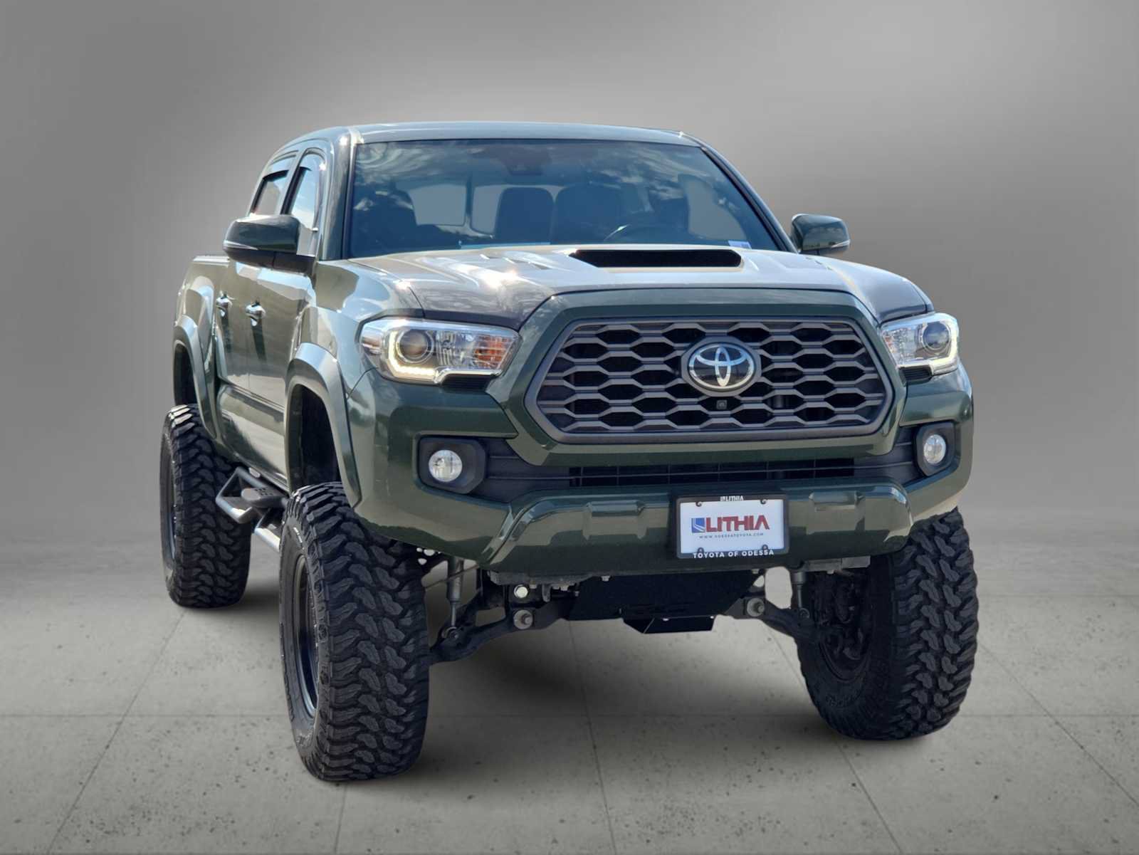Used 2021 Toyota Tacoma TRD Sport w/ TRD Premium Sport Package RWD image 2