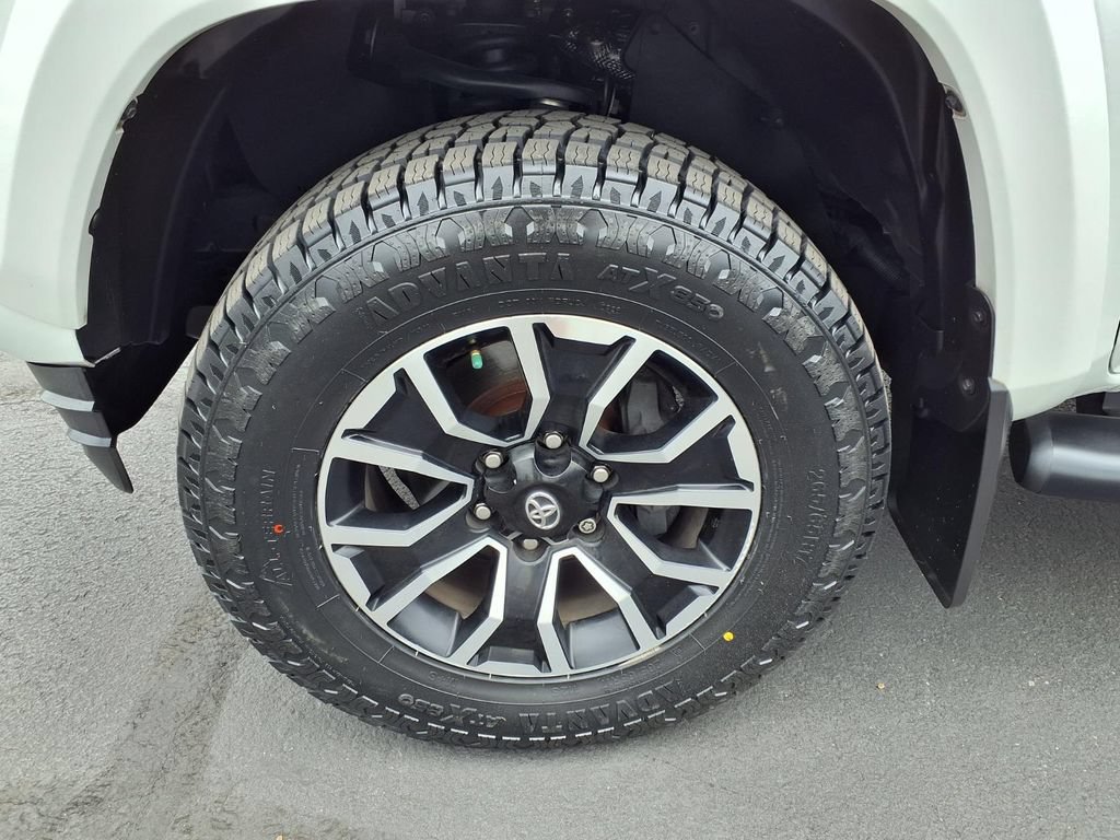 Used 2021 Toyota Tacoma TRD Sport w/ Technology Package RWD image 14