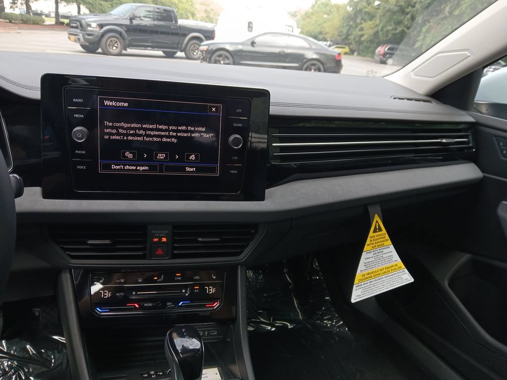 New 2027 Volkswagen Jetta SE FWD image 17