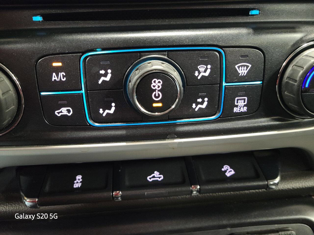 Used 2017 GMC Sierra 1500 SLE w/ SLE Value Package image 39