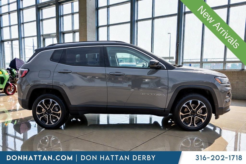 Used 2022 Jeep Compass Limited image 31