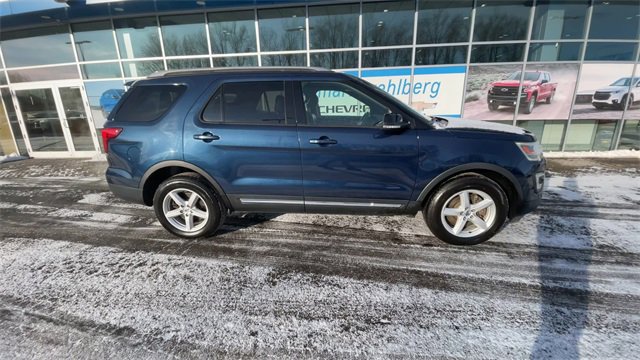Used 2017 Ford Explorer XLT w/ Equipment Group 202A image 9