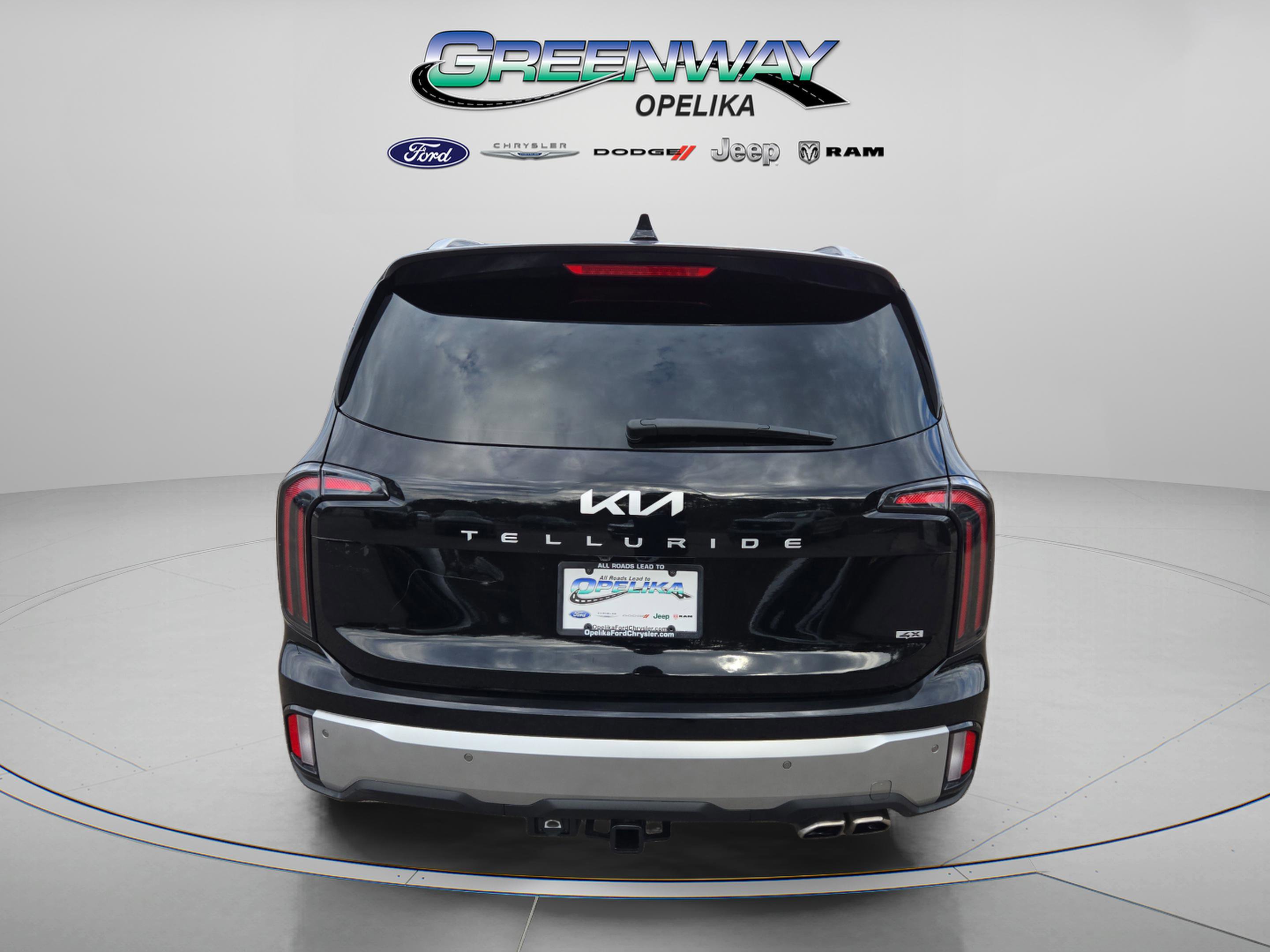 Used 2024 Kia Telluride EX w/ EX Captain's Chair Package image 6