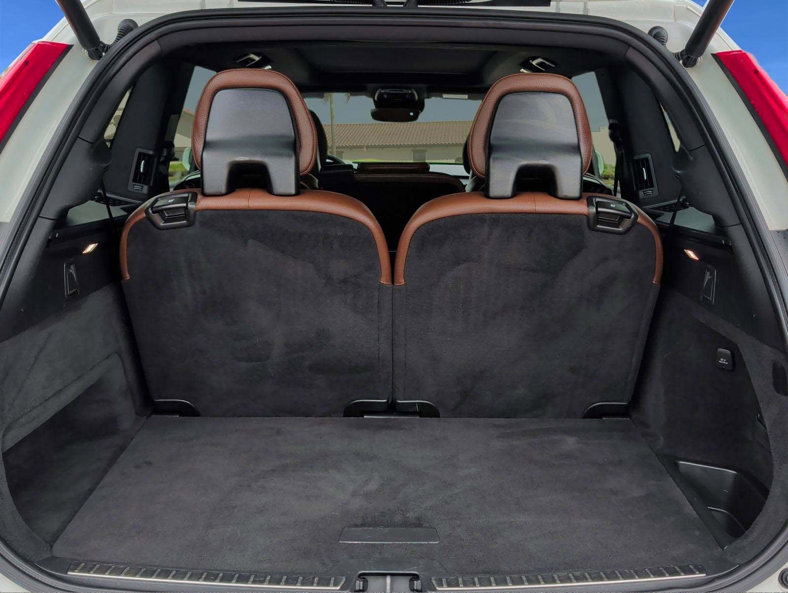 Used 2021 Volvo XC90 T6 Momentum w/ Climate Package AWD/4WD image 28