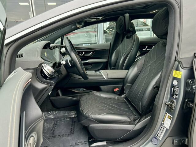 Used 2022 Mercedes-Benz EQS 580 4MATIC Sedan image 16