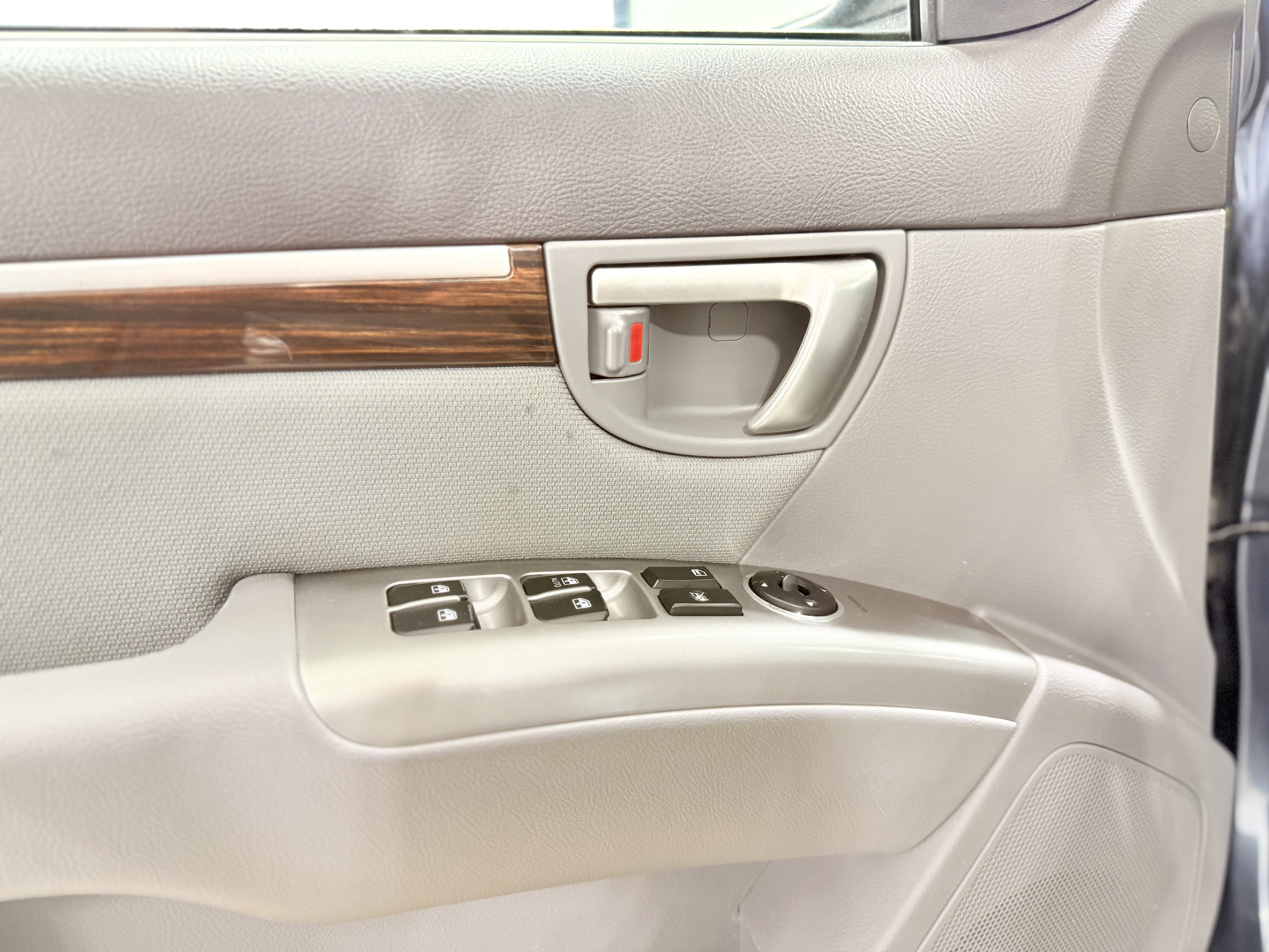 Used 2012 Hyundai Santa Fe GLS image 13