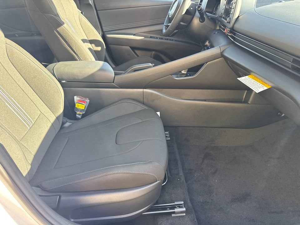New 2026 Hyundai Elantra SEL Sport FWD image 14