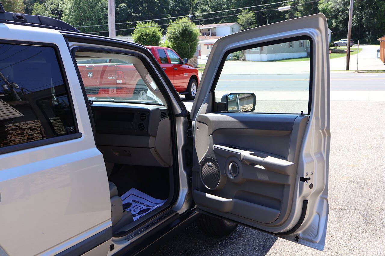 Used 2007 Jeep Commander Sport AWD/4WD image 10