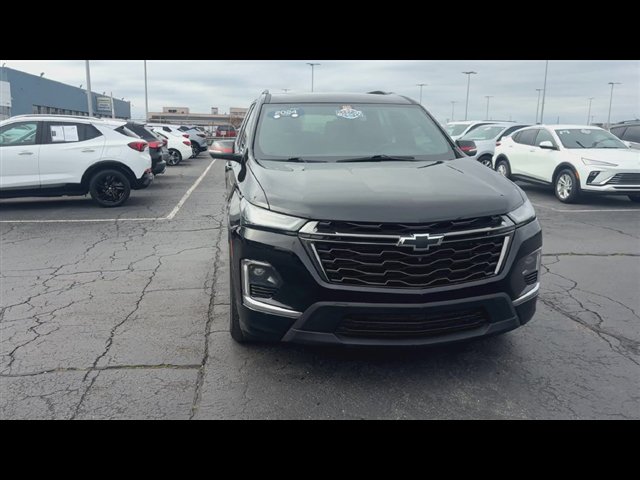 Used 2023 Chevrolet Traverse Premier w/ Redline Edition AWD/4WD image 3