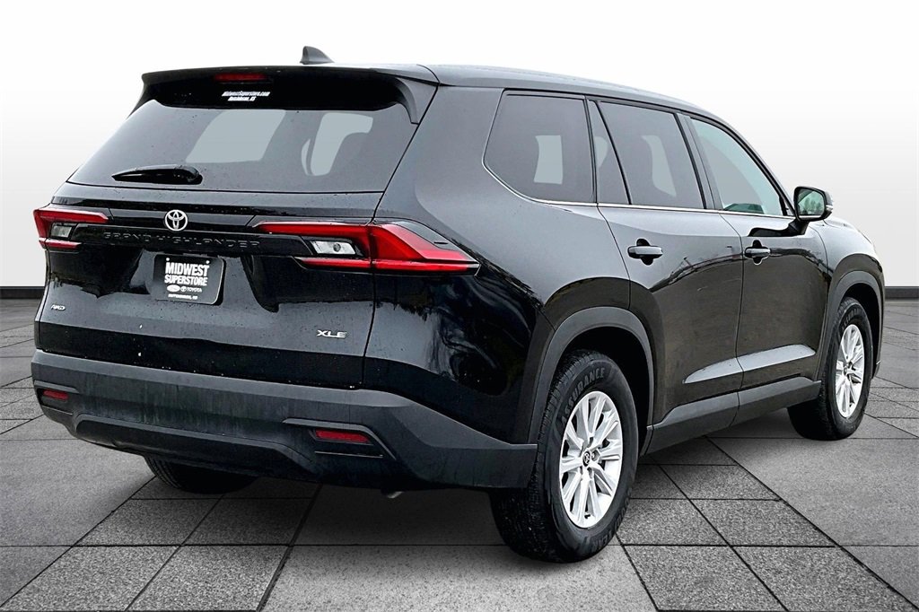 Used 2025 Toyota Grand Highlander XLE image 10