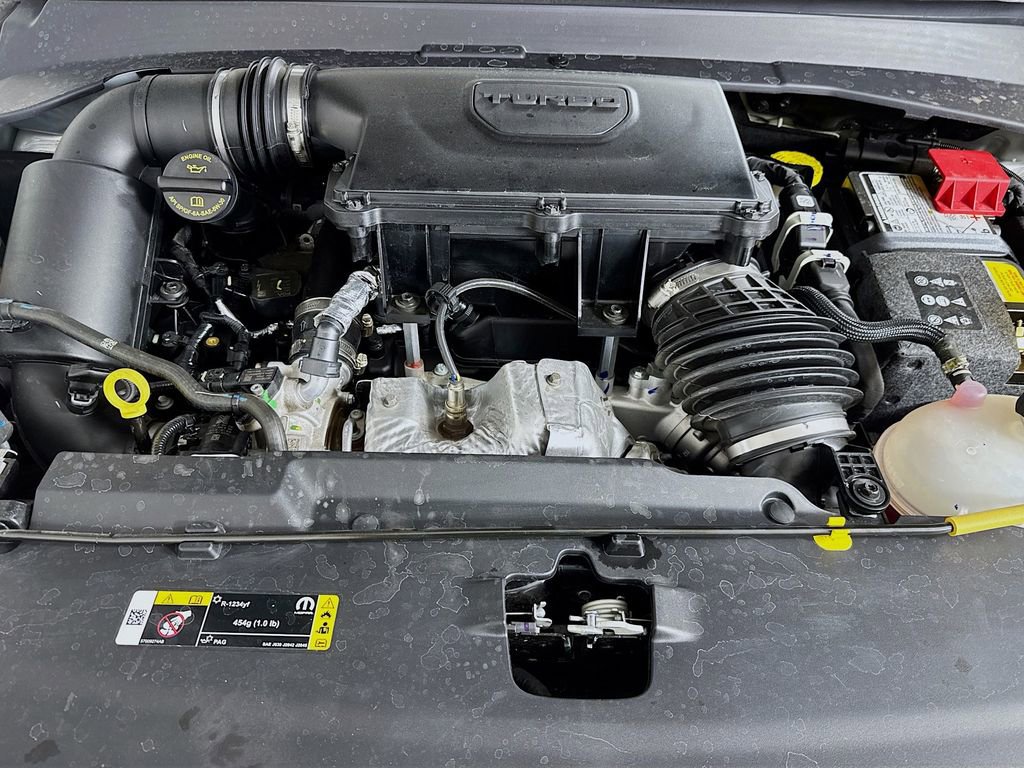 Used 2025 Jeep Compass Latitude image 36