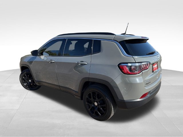 Used 2023 Jeep Compass Latitude AWD/4WD image 5