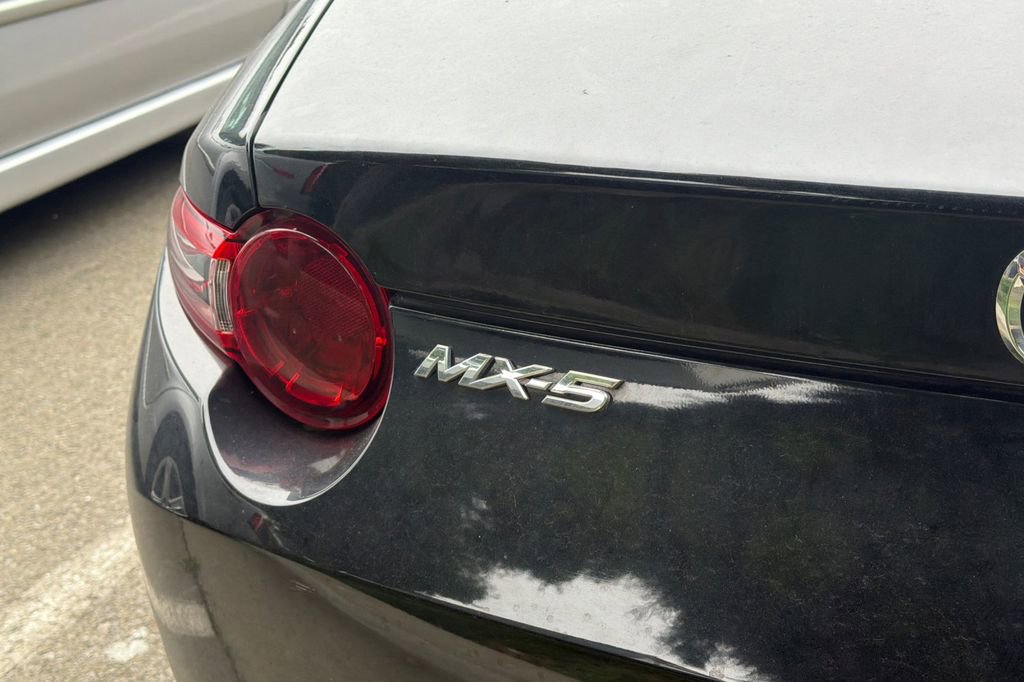 Used 2016 MAZDA MX-5 Miata Grand Touring RWD image 7