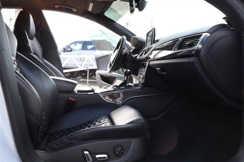 Used 2015 Audi RS 7 Prestige w/ Carbon-Optic Package image 29