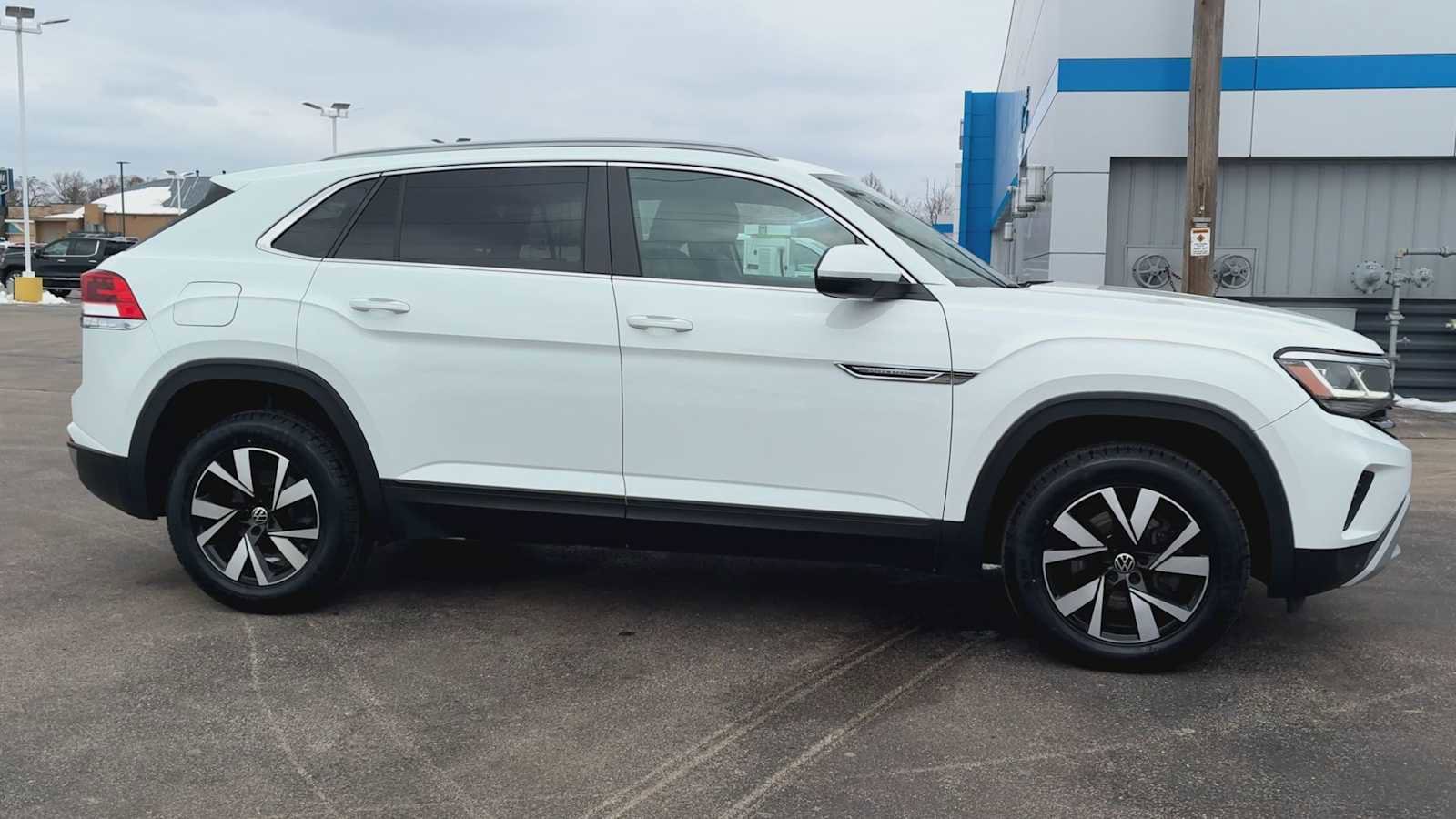 Used 2020 Volkswagen Atlas Cross Sport SEL image 9