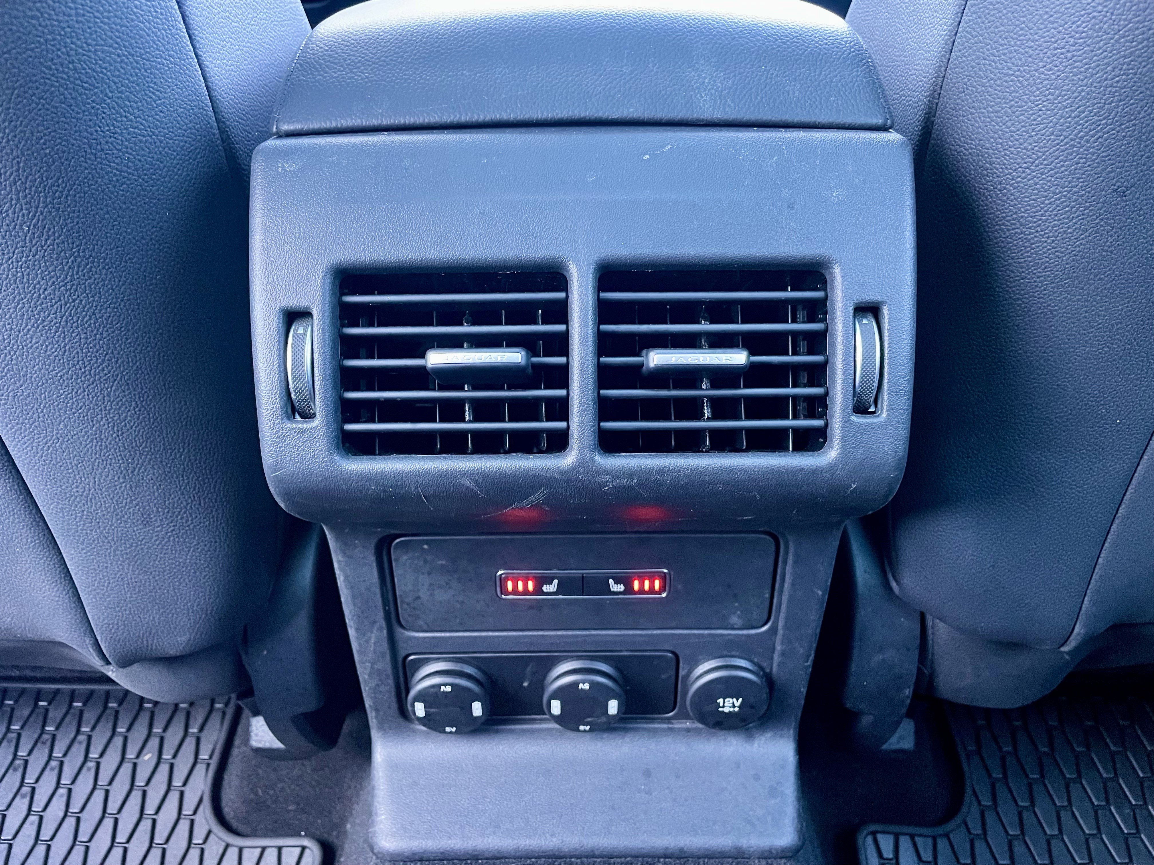 Used 2018 Jaguar F-PACE Premium image 26