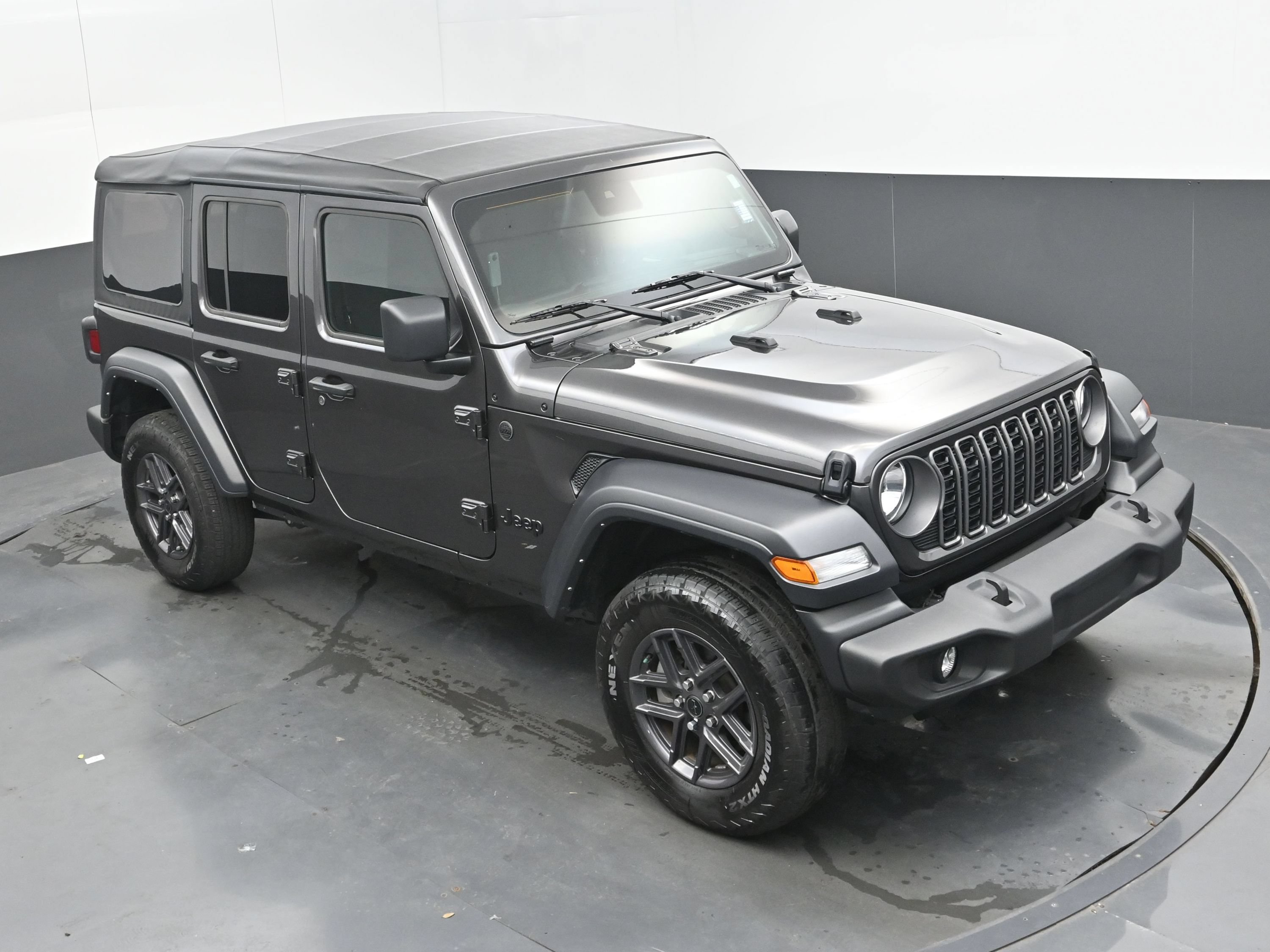 Used 2025 Jeep Wrangler Unlimited Sport AWD/4WD image 24