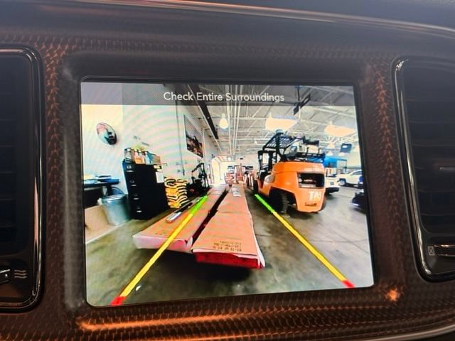 Used 2016 Dodge Challenger SRT Hellcat RWD image 15