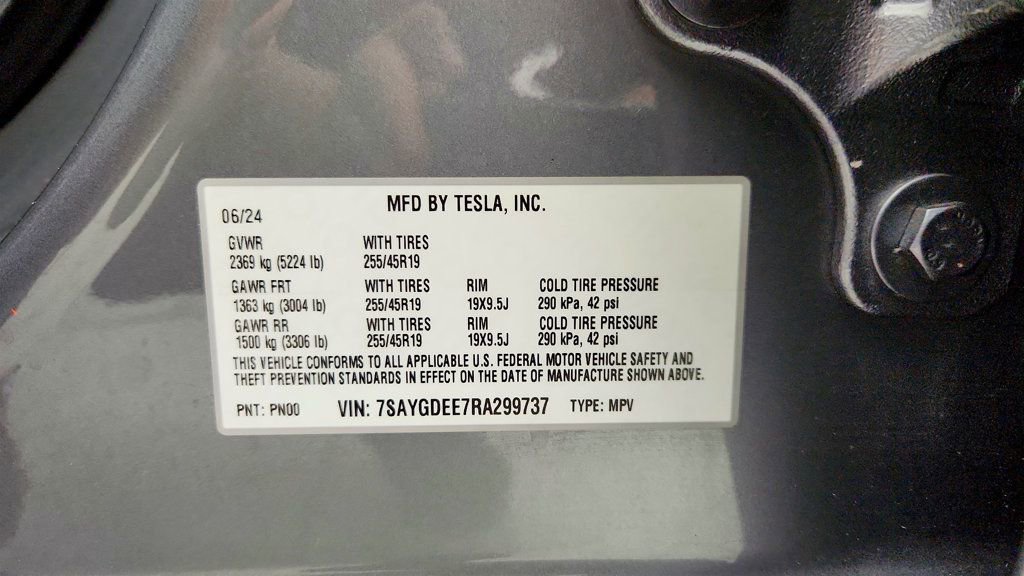 Used 2024 Tesla Model Y Long Range image 23
