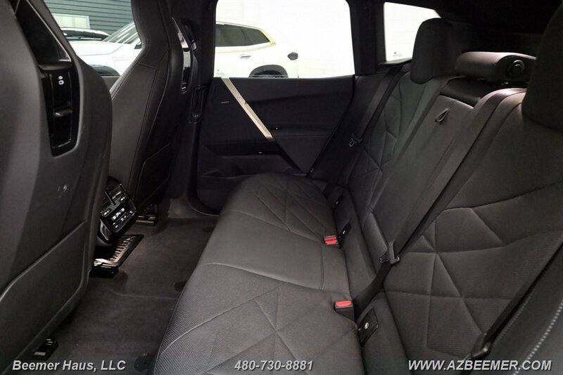Used 2024 BMW iX xDrive50 w/ Premium Package AWD/4WD image 30