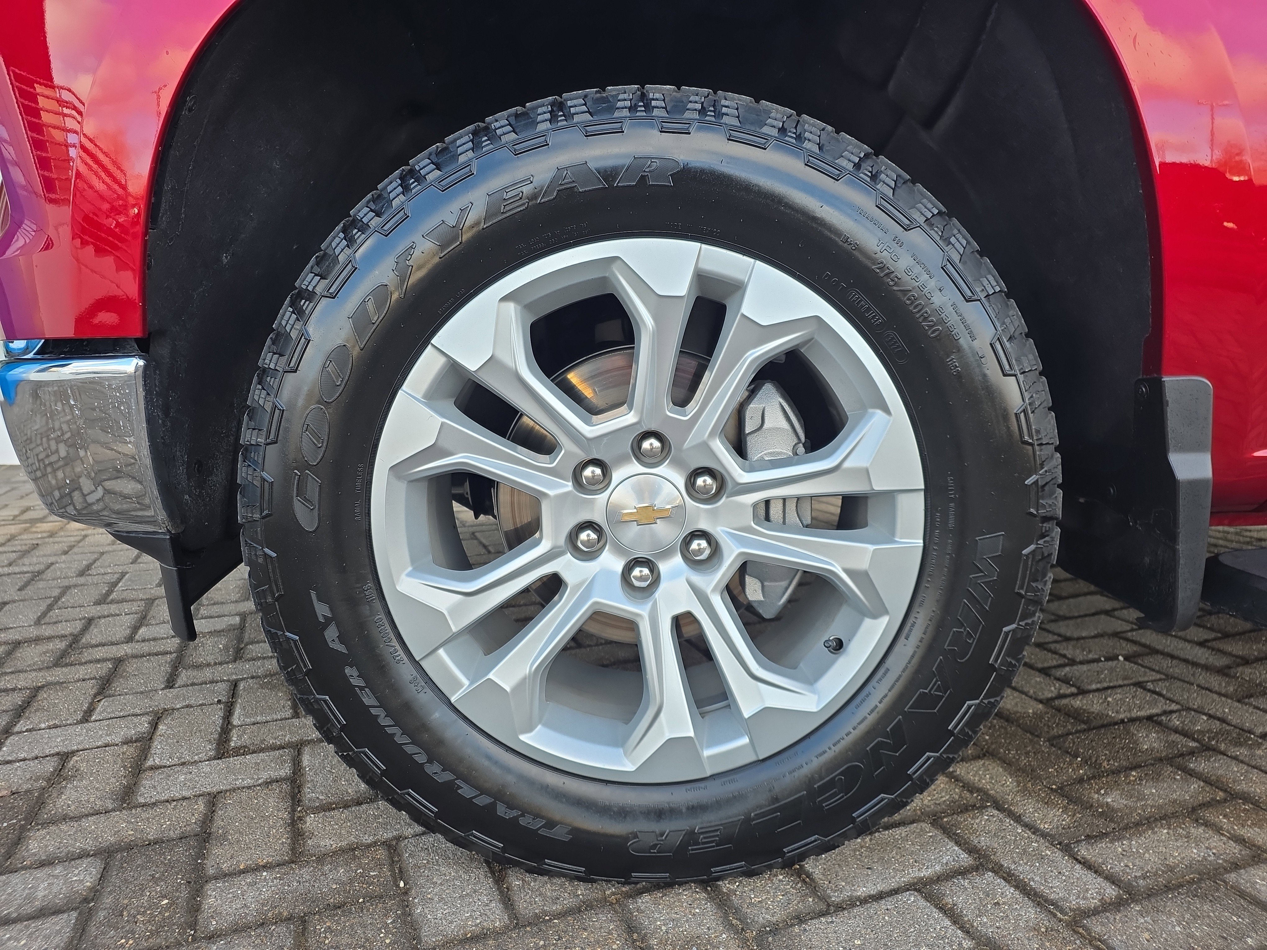 Used 2025 Chevrolet Silverado 1500 LTZ image 11