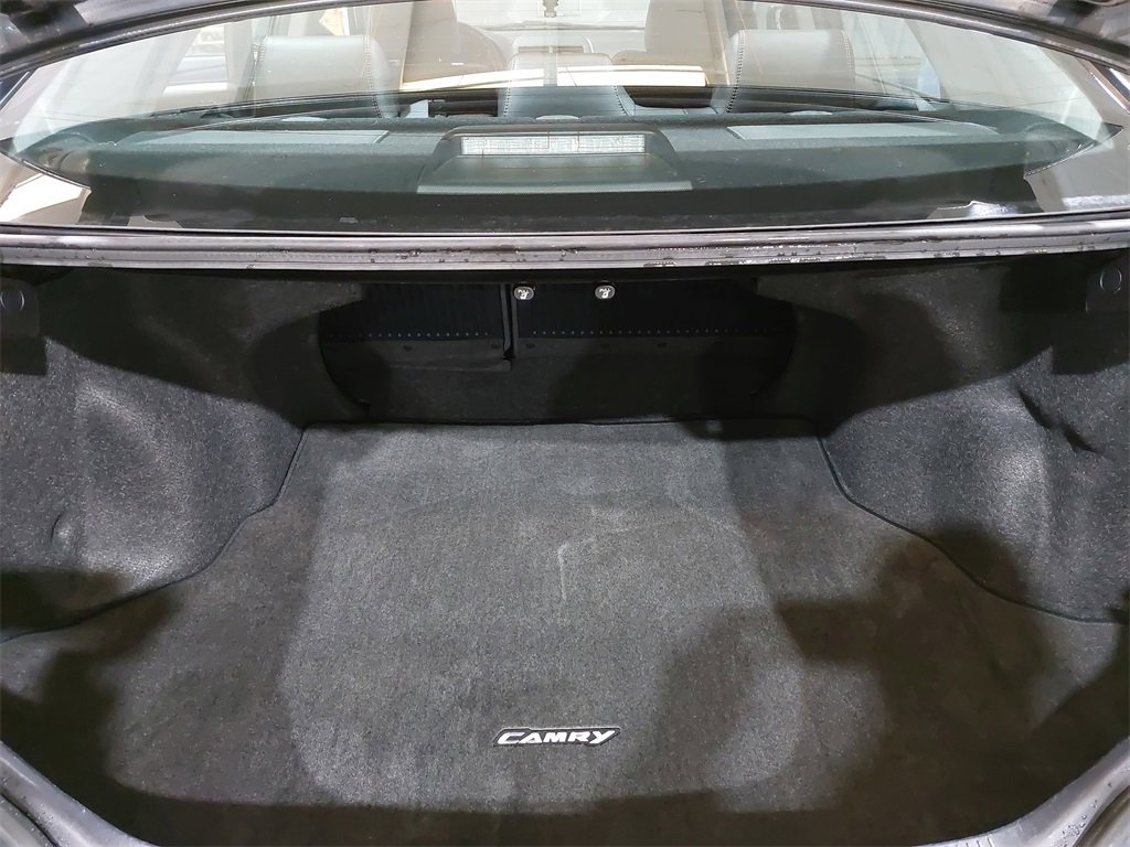 Used 2015 Toyota Camry XSE w/ Moonroof Package image 12