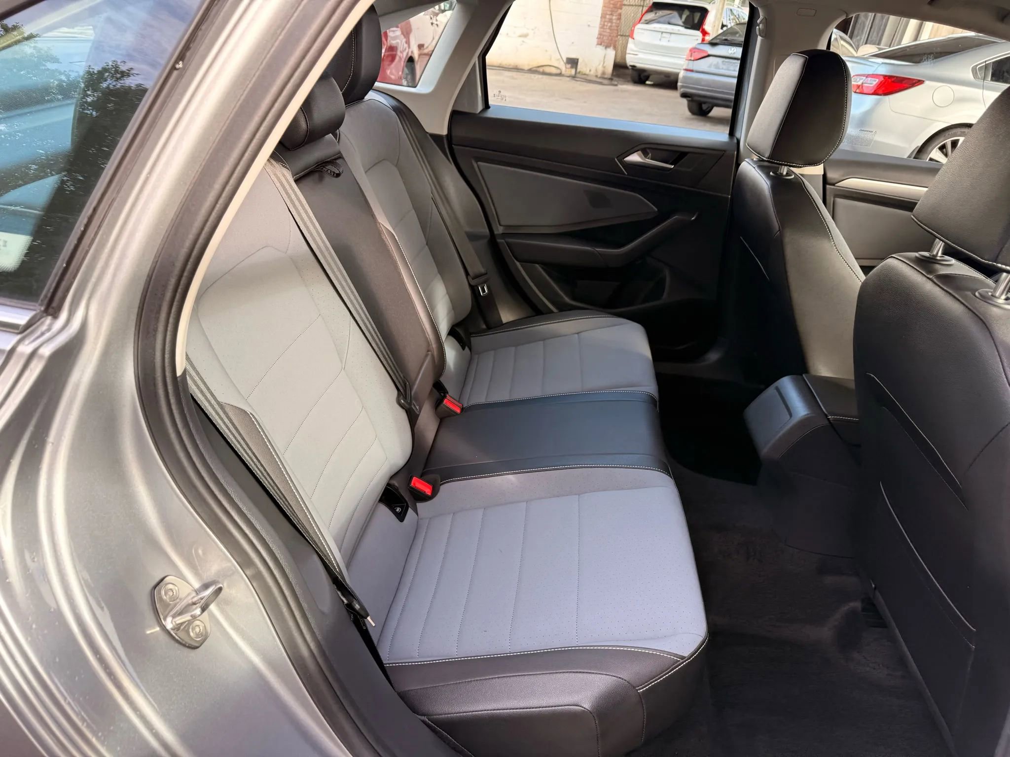 Used 2025 Volkswagen Jetta SE image 71