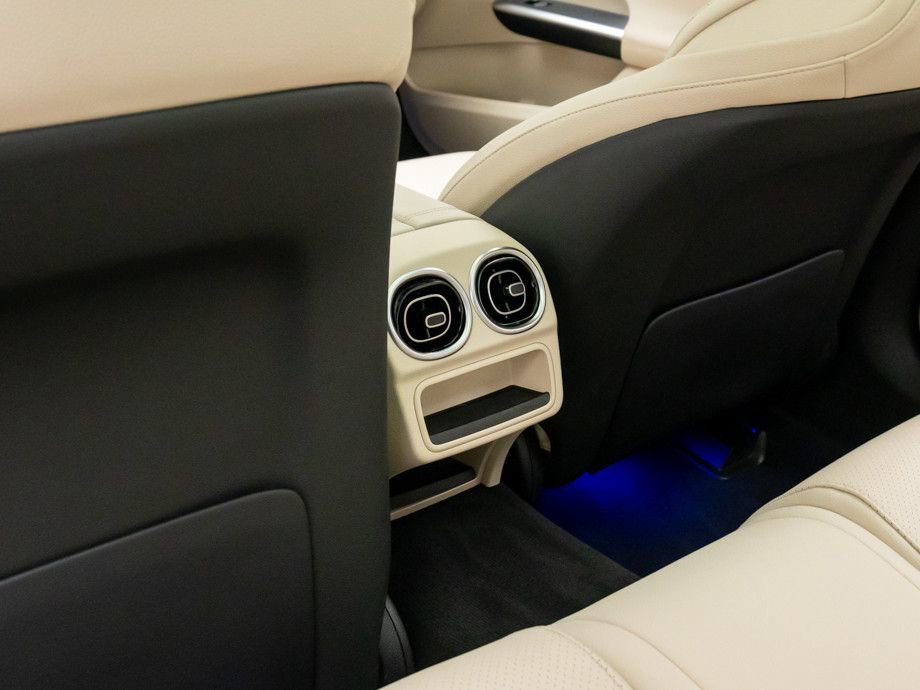 Used 2023 Mercedes-Benz C 300 4MATIC Sedan image 17