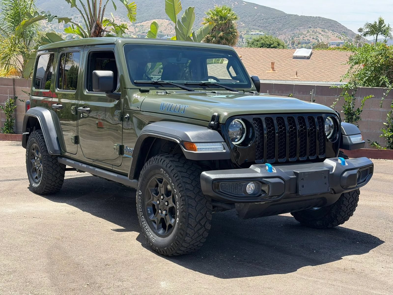 Used 2023 Jeep Wrangler Unlimited w/ Sun & Screen Package AWD/4WD image 4