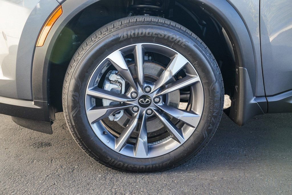 Certified 2024 INFINITI QX60 Luxe image 9