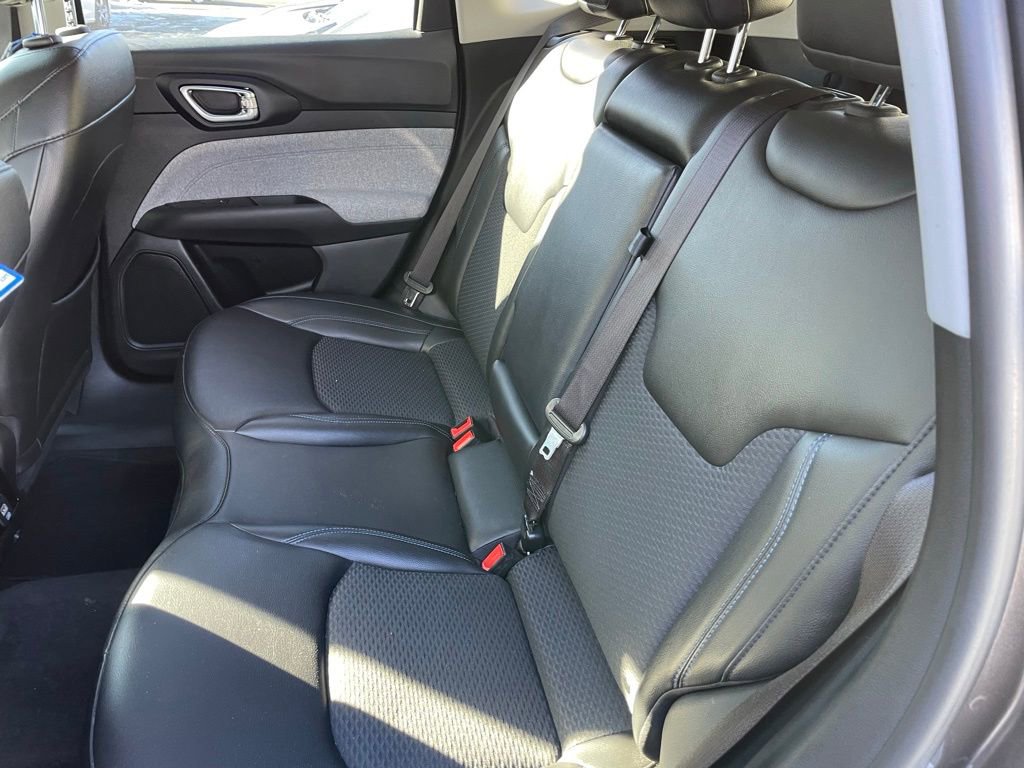 Used 2022 Jeep Compass Latitude image 7