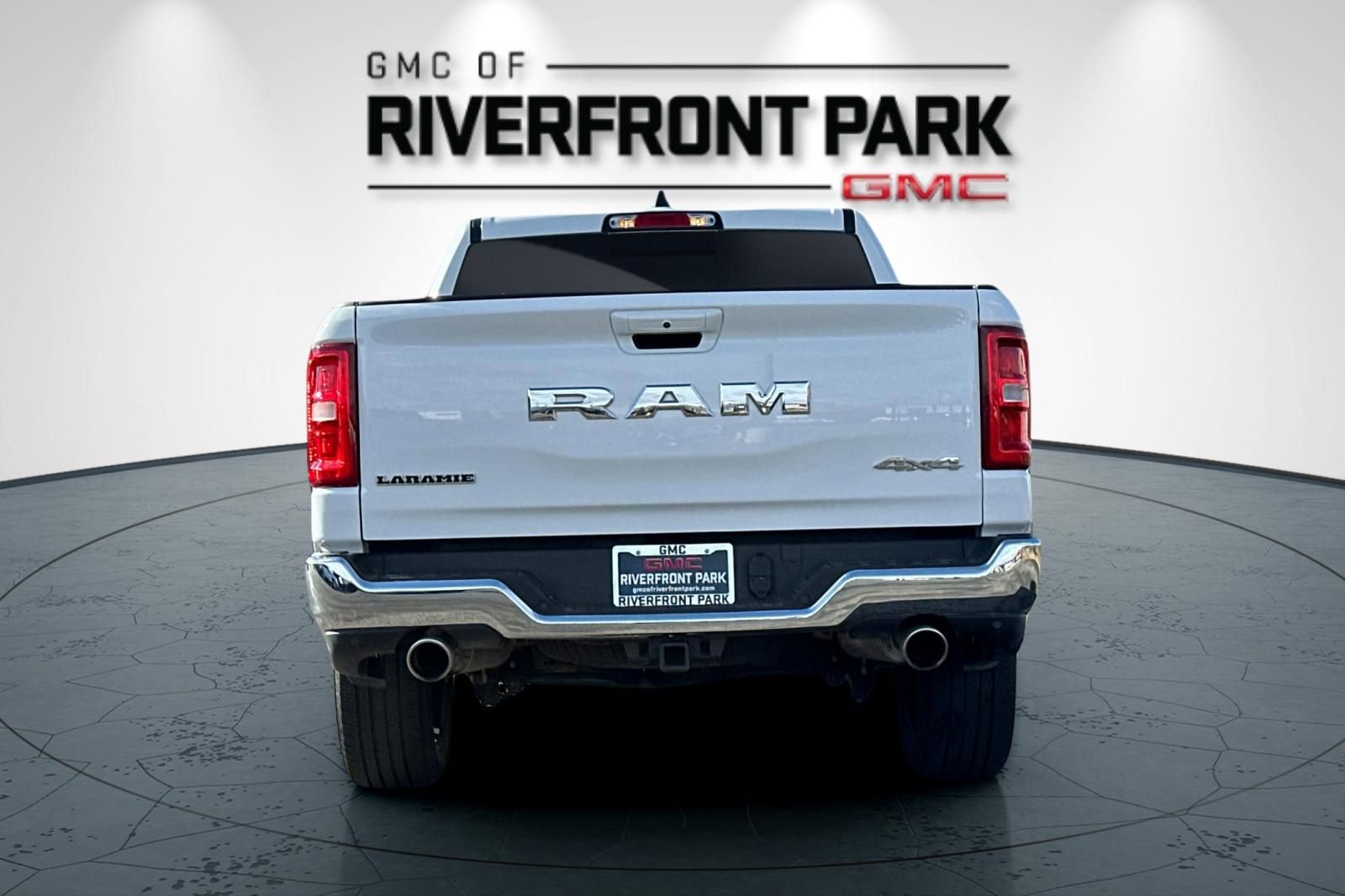 Used 2025 RAM 1500 Laramie AWD/4WD image 4