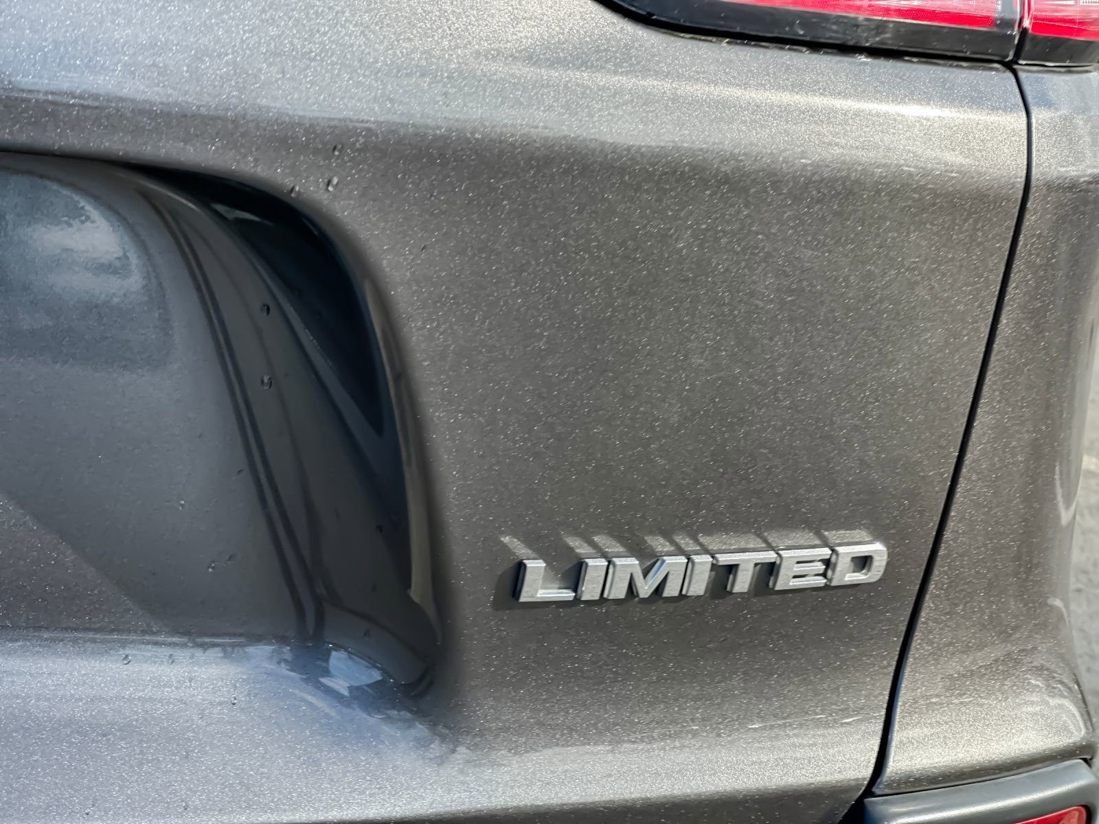Used 2019 Jeep Cherokee Limited w/ Luxury Group image 27
