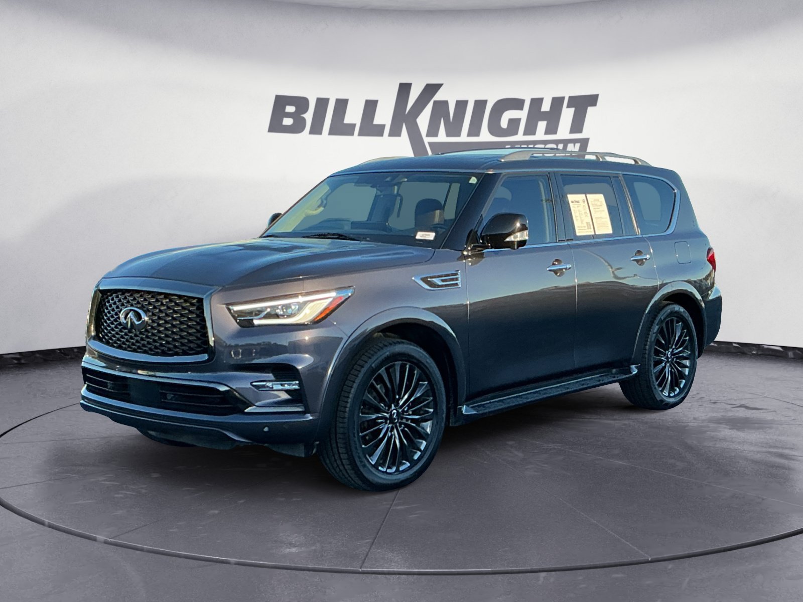 Used 2022 INFINITI QX80 Premium Select w/ Cargo Package RWD image 2