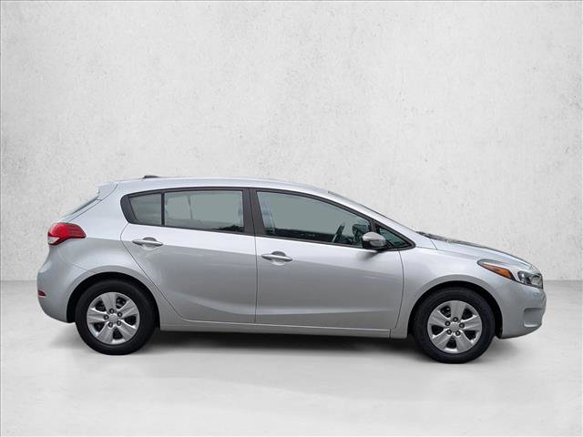 Used 2017 Kia Forte LX image 4