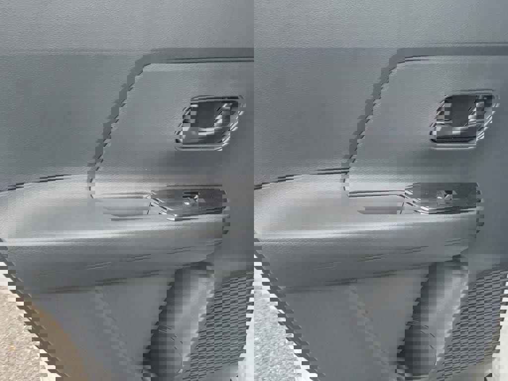 Certified 2025 Nissan Kicks S image 13