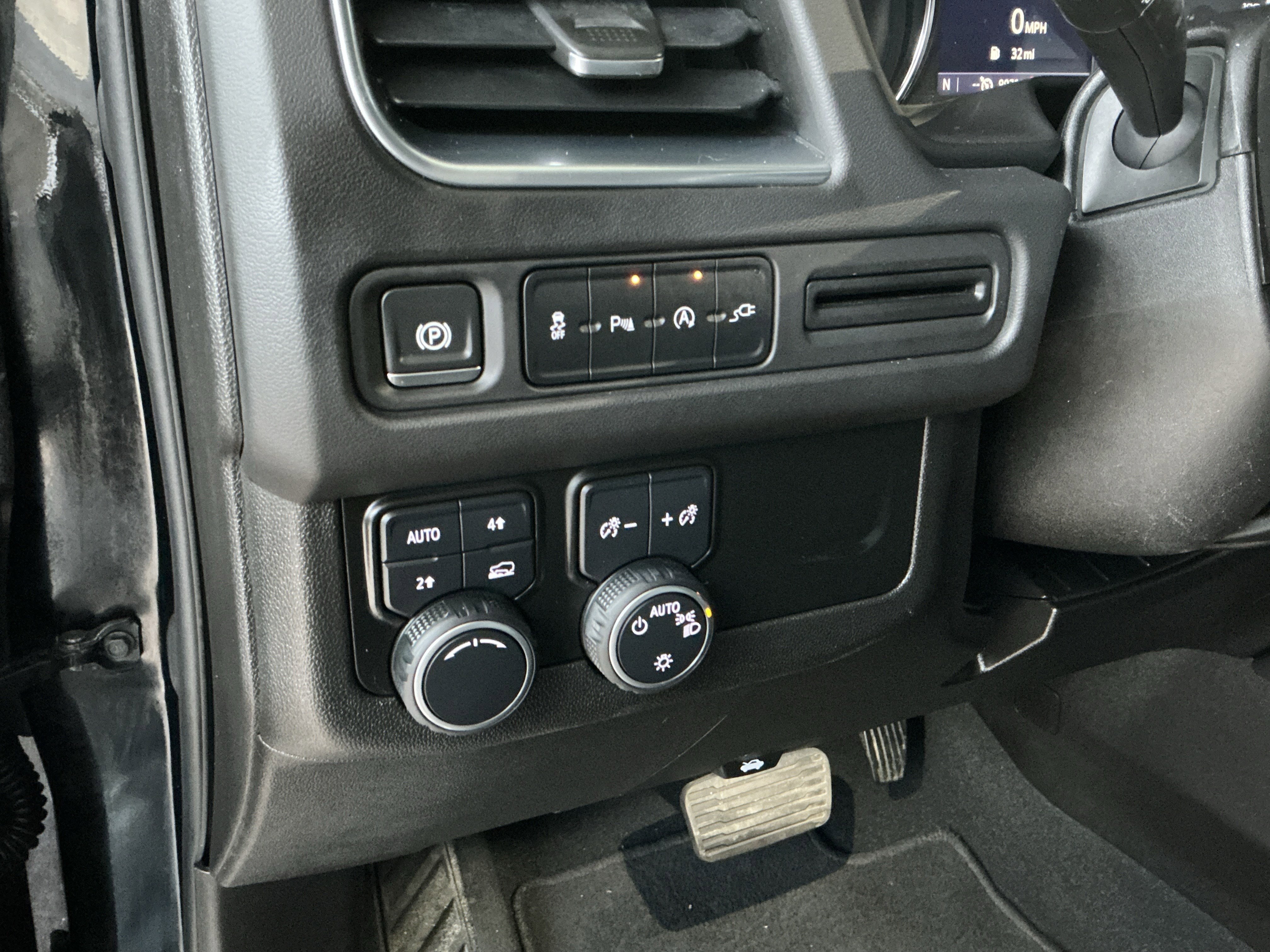 Used 2021 Chevrolet Tahoe LT image 26