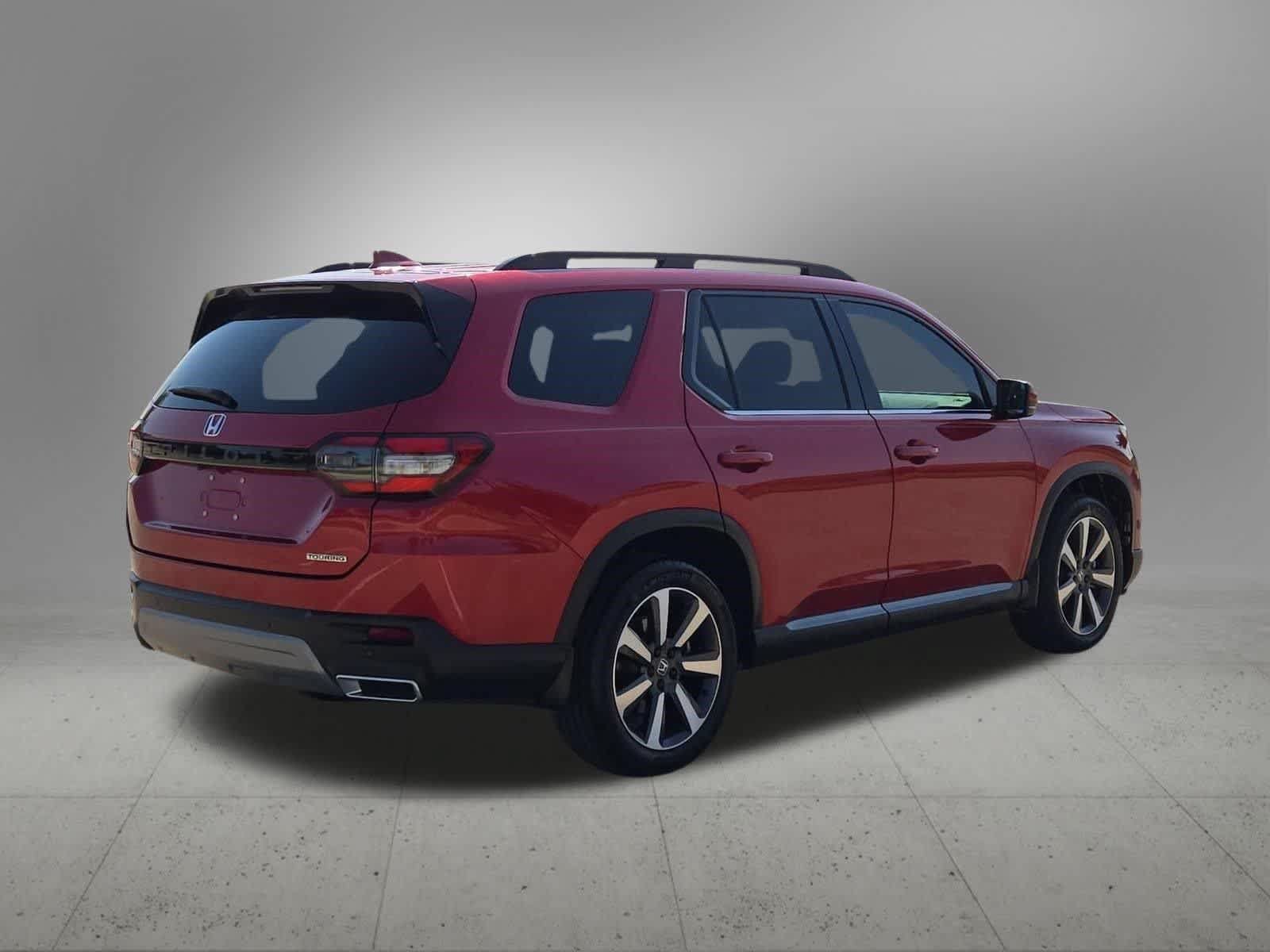 Used 2023 Honda Pilot Touring image 6
