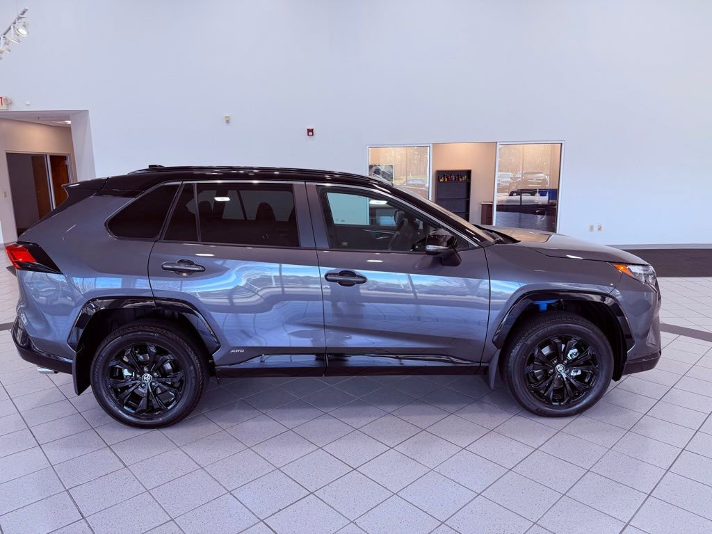 Used 2025 Toyota RAV4 XSE w/ Advanced Technology Package image 17