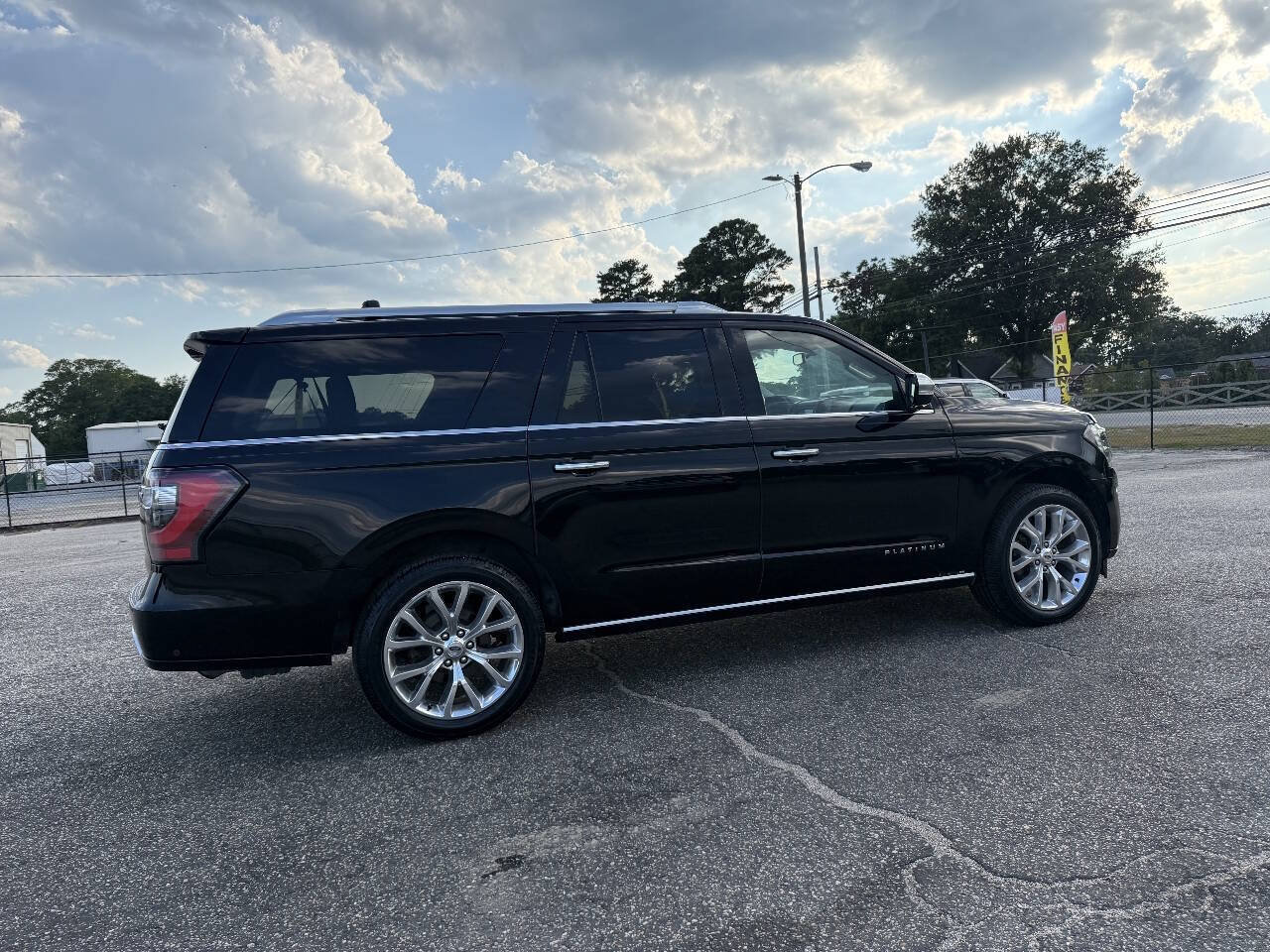Used 2018 Ford Expedition Max Platinum RWD image 7