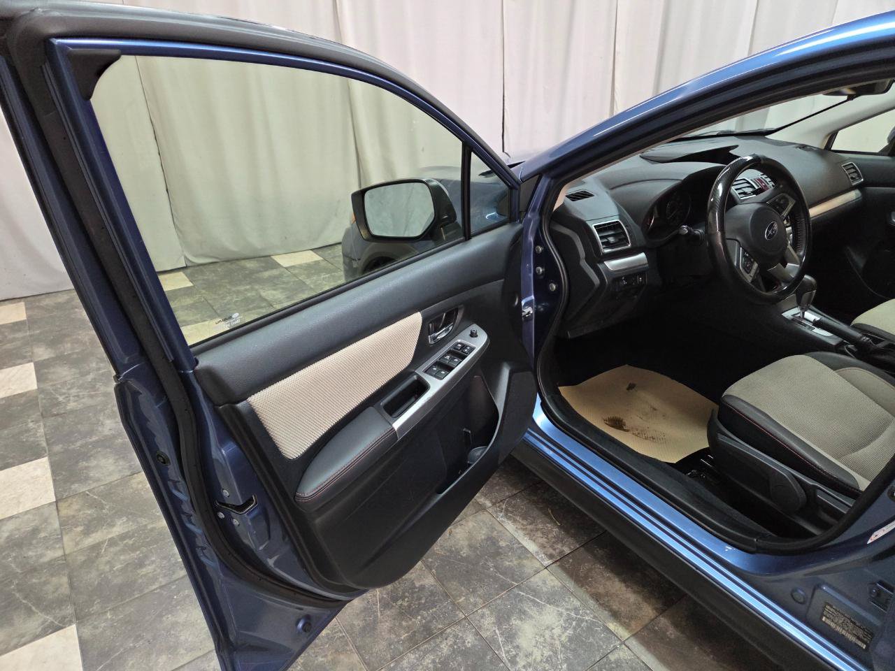 Used 2017 Subaru Crosstrek 2.0i Premium AWD/4WD image 11