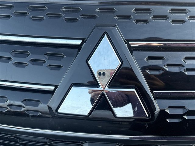 Used 2022 Mitsubishi Outlander ES image 32