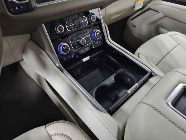 Used 2021 GMC Yukon XL Denali AWD/4WD image 38