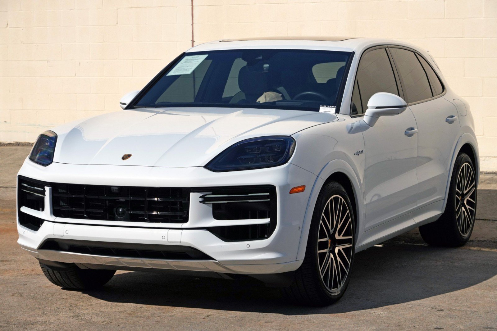 Used 2024 Porsche Cayenne Turbo AWD/4WD image 57